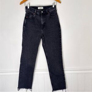 Abercrombie & Fitch the ankle straight 28/6
Black Cropped ankle Jeans